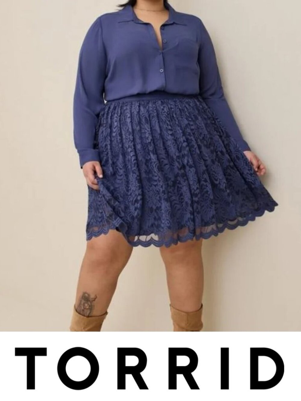 Torrid 2 (2X) Blue Lace Skirt Elastic Band - Like New (Above Knee, Mini)